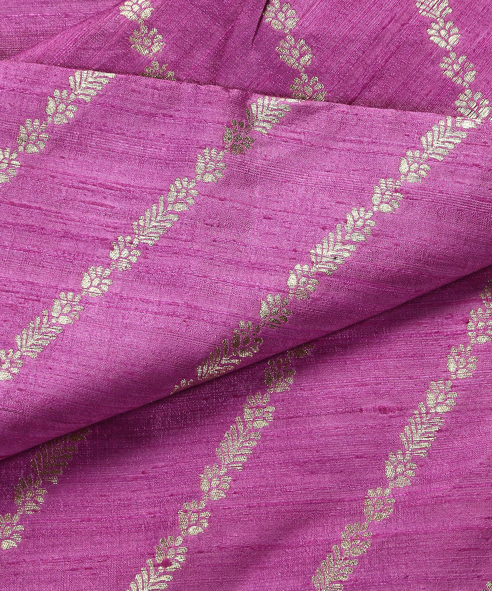 Pastel_Purple_Handloom_Pure_Tussar_Silk_Banarasi_Fabric_With_Aada_Jaal_WeaverStory_04