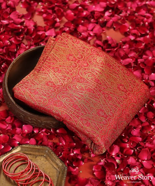 Red_Handloom_Pure_Katan_Silk_Jamawar_Banarasi_Fabric_With_Three_Color_Zari_WeaverStory_01