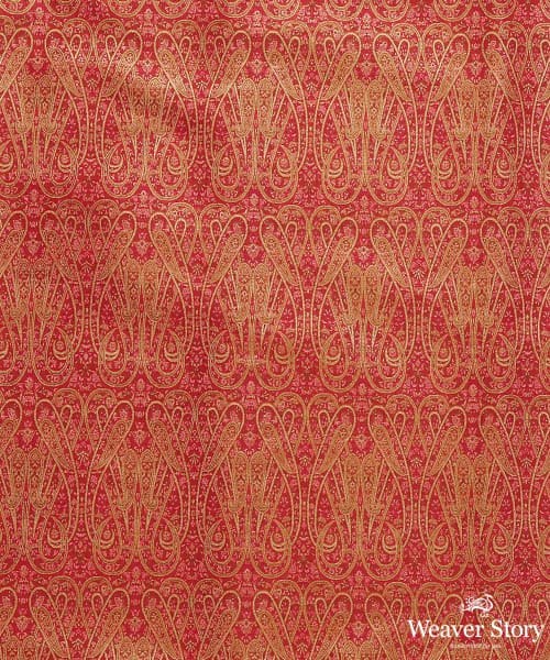 Red_Handloom_Pure_Katan_Silk_Jamawar_Banarasi_Fabric_With_Three_Color_Zari_WeaverStory_02