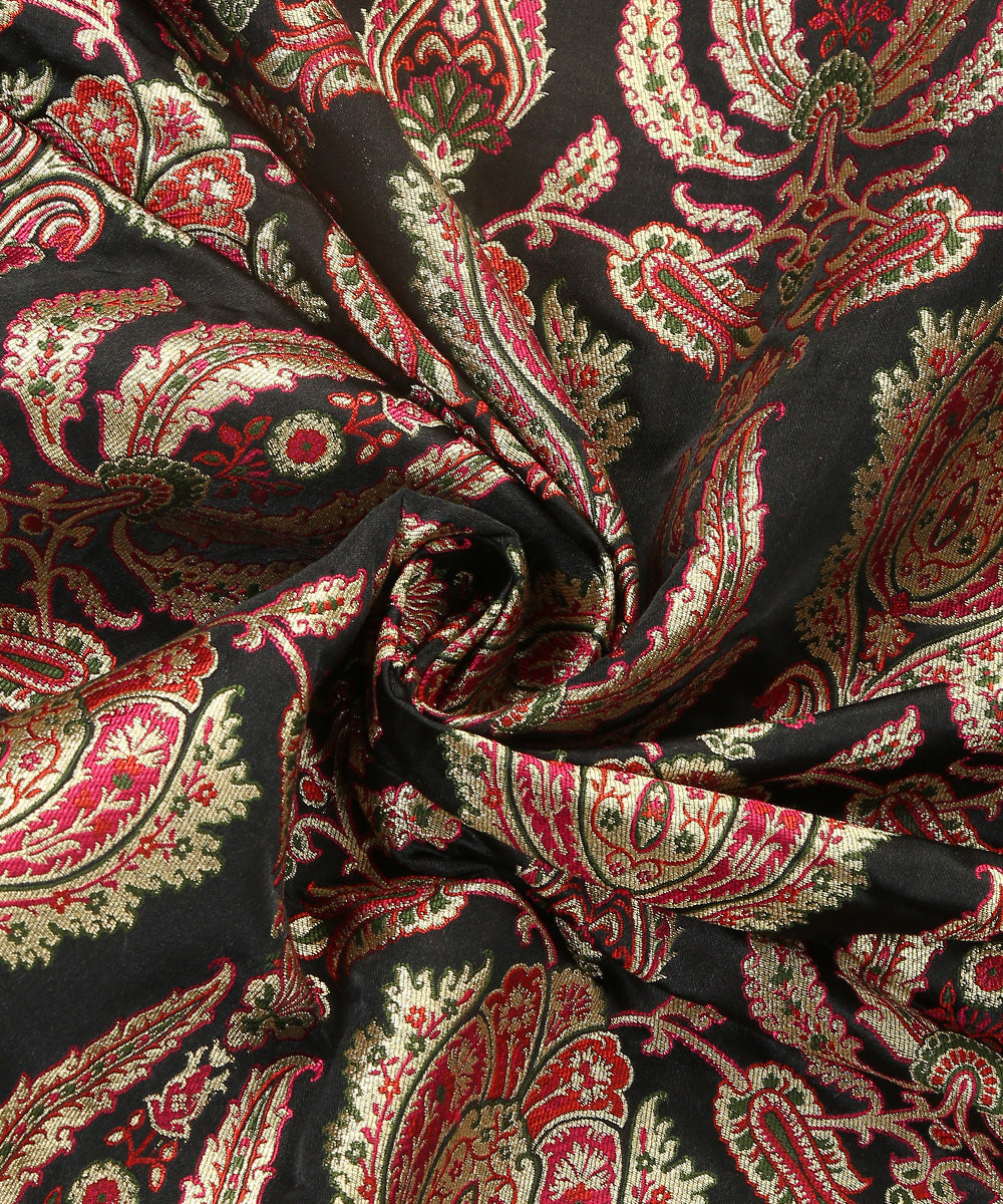 Black_Handloom_Pure_Katan_Silk_Kimkhab_Banarasi_Fabric_With_Multicolor_Meenakari_WeaverStory_05