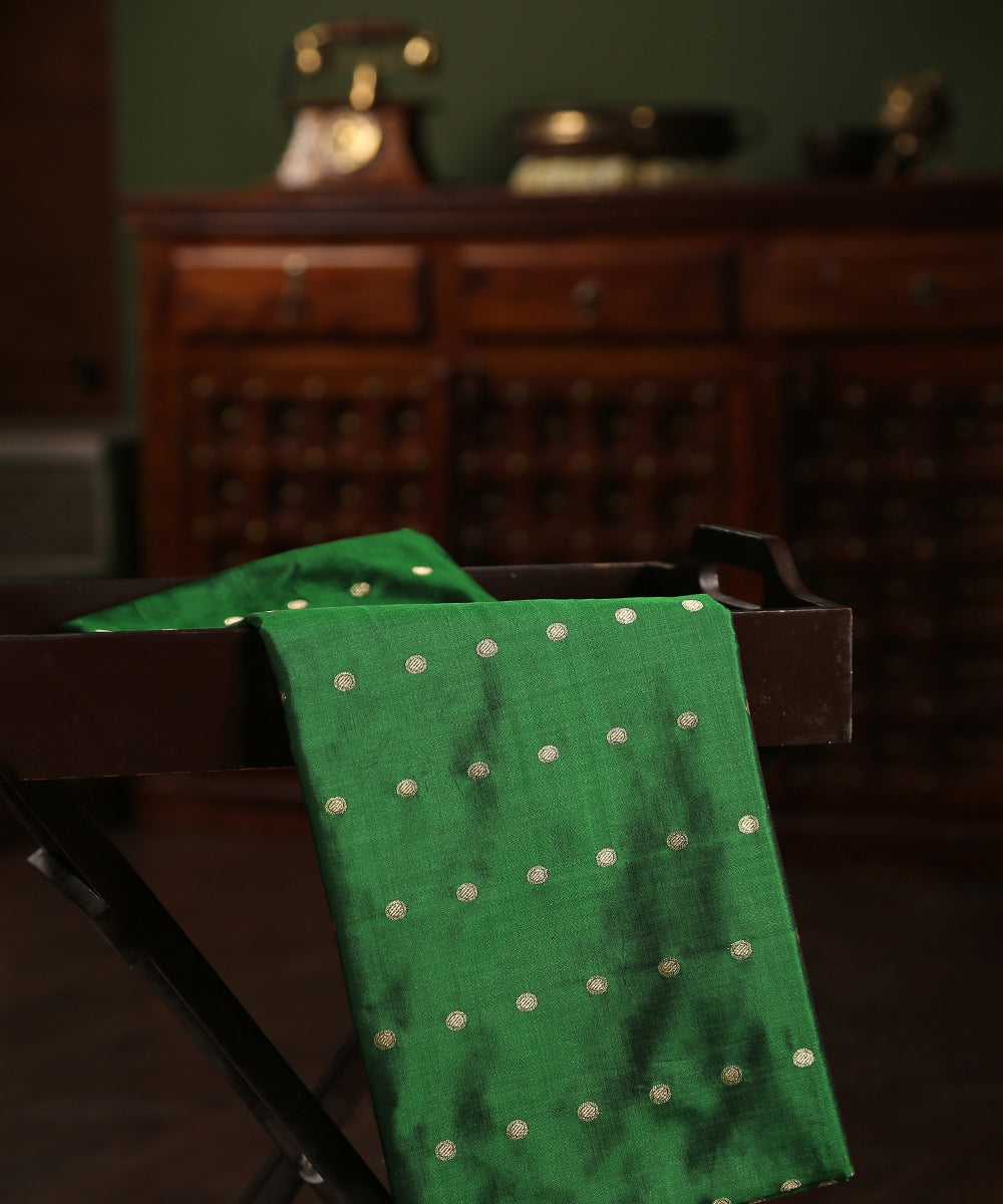 Handloom_Green_Pure_Katan_Silk_Banarasi_Fabric_With_Cutwork_Booti_WeaverStory_01