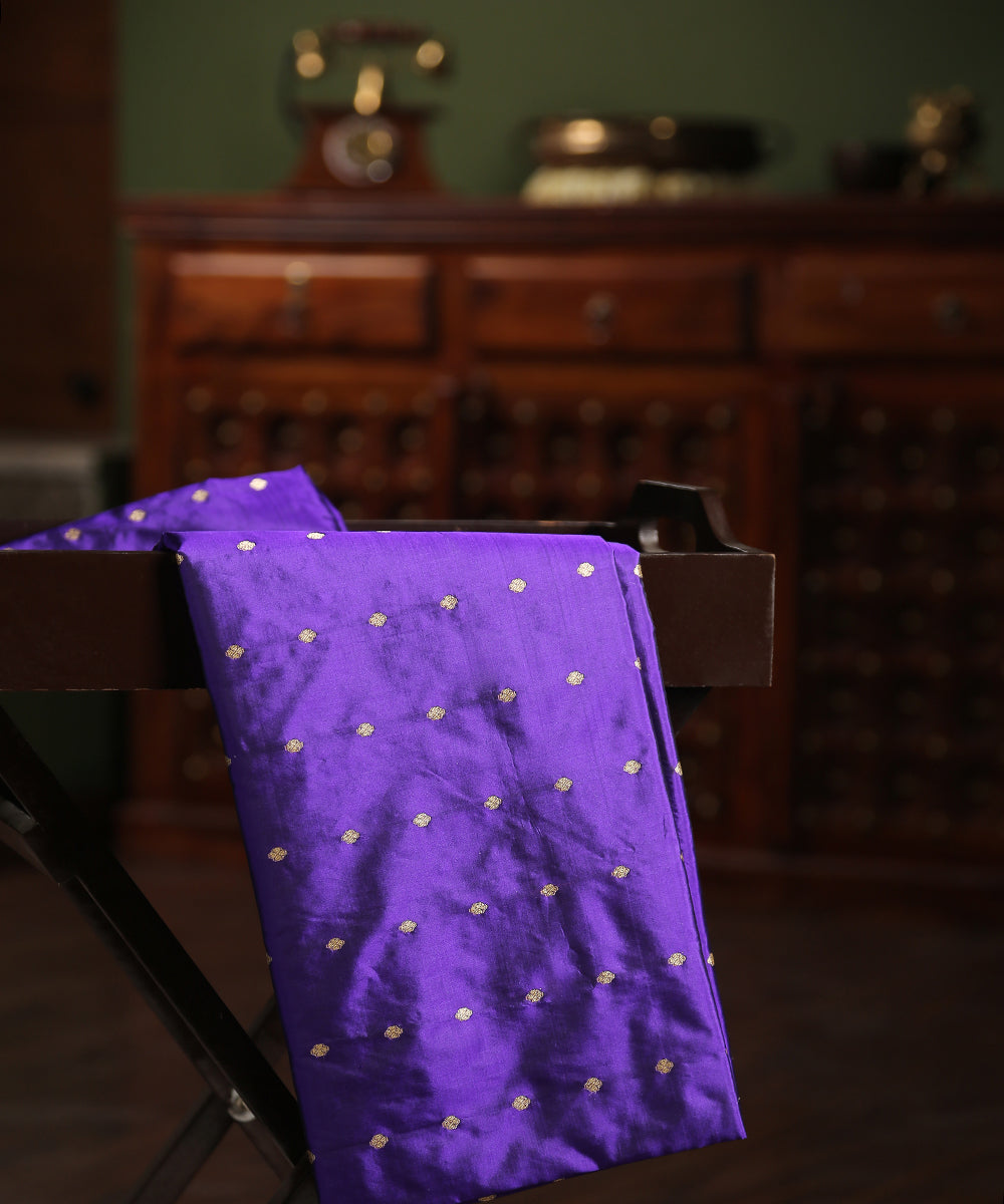 Handloom_Ink_Blue_Pure_Katan_Silk_Banarasi_Fabric_With_Cutwork_Booti_WeaverStory_01