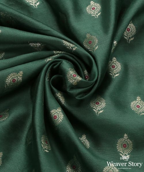 Dark_Green_Handloom_Pure_Moonga_Silk_Cutwork_Banarasi_Fabric_With_Meena_Booti_WeaverStory_05