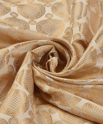 White_Handloom_Pure_Satin_Silk_Brocade_Banarasi_Fabric_With_Mughal_Motifs_WeaverStory_05