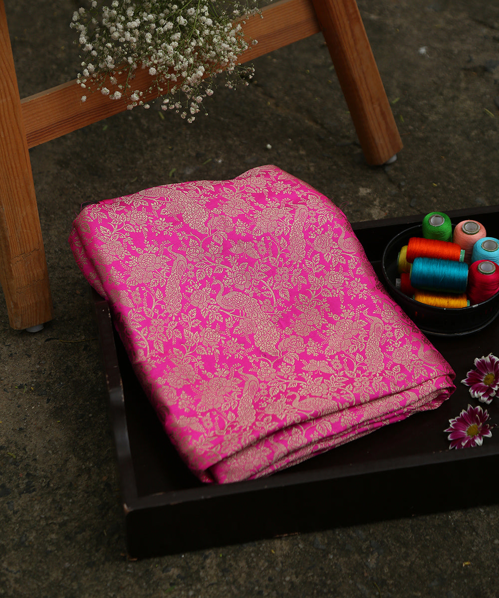 Handloom_Hot_Pink_Pure_Katan_Silk_Morbagh_Banarasi_Fabric_WeaverStory_01