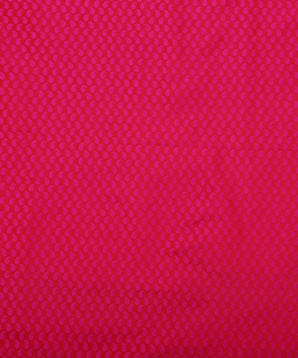 Handloom_Red_and_Rani_Pink_Pure_Katan_Silk_Banarasi_Fabric_With_Tanchoi_Paisleys_Motifs_WeaverStory_02