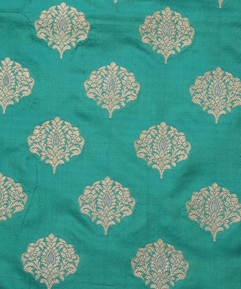 Green_Handloom_Pure_Katan_Silk_Cutwork_Booti_Banarasi_Fabric_WeaverStory_03