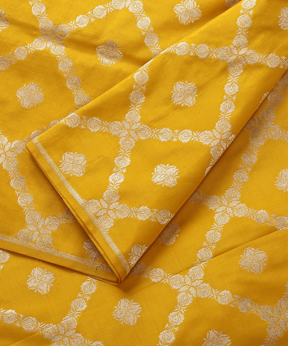 Handloom_Yellow_Pure_Katan_Silk_Fabric_Chokadi_Jaal_Banarasi_Fabric_WeaverStory_04