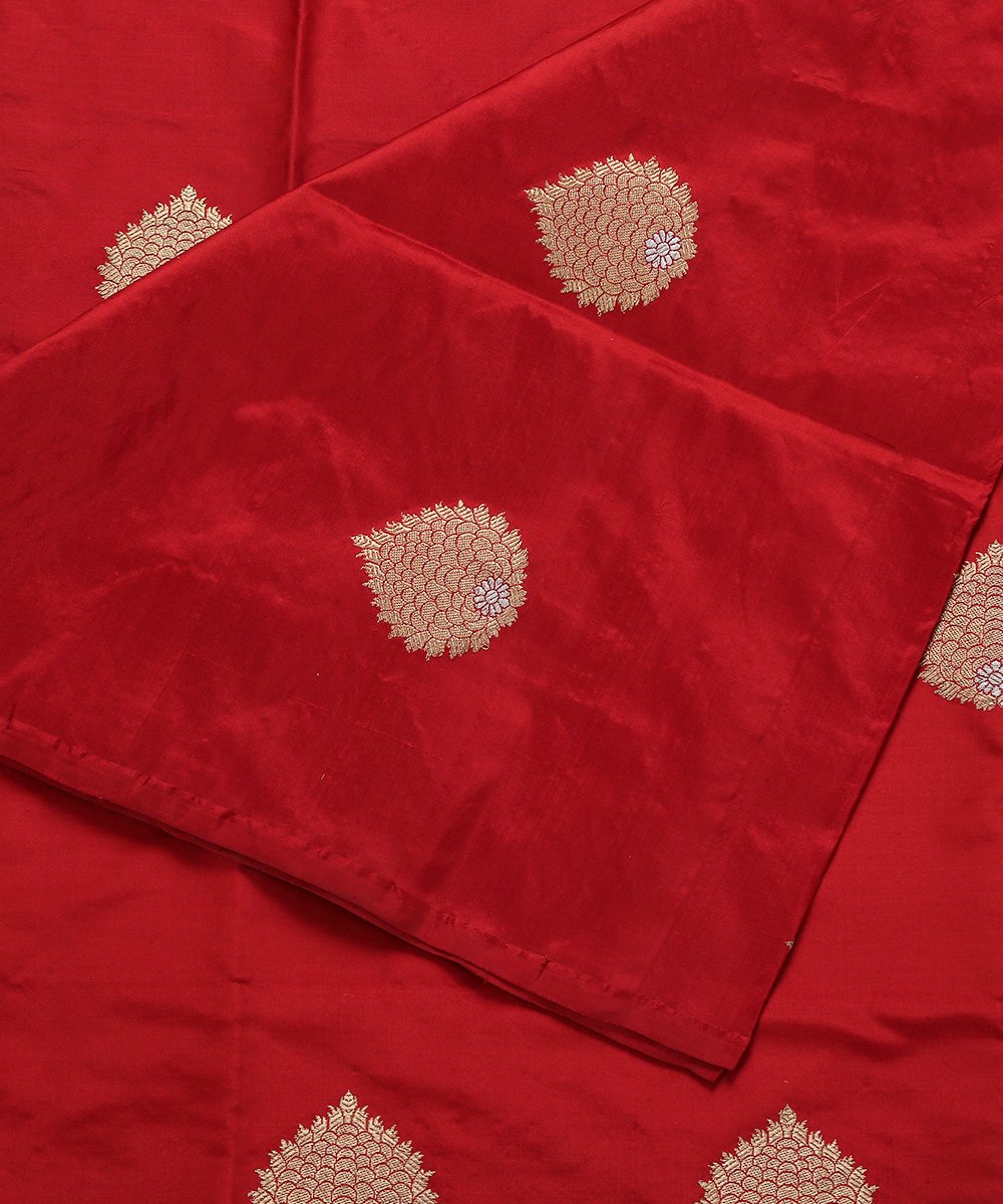 Maroon_Handloom_Pure_Katan_Silk_Kadhwa_Booti_Banarasi_Fabric_WeaverStory_04