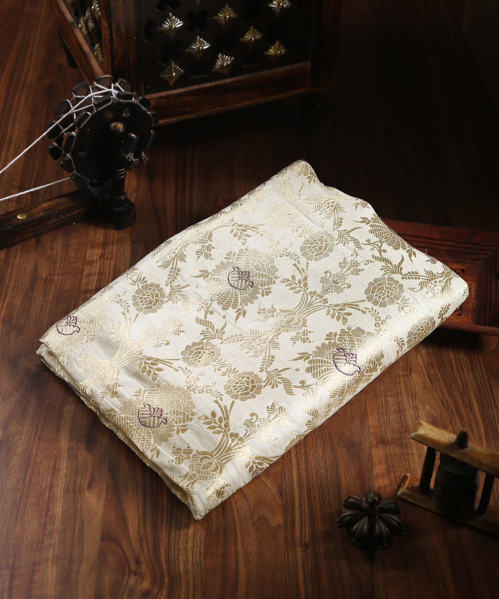 Offwhite_Handloom_Pure_Katan_Silk_Odhna_Jangla_Banarasi_Fabric_WeaverStory_01