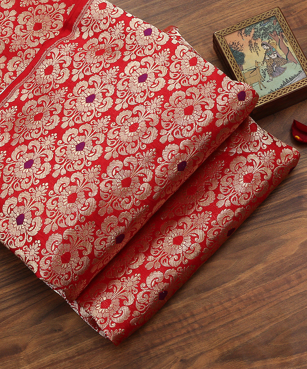 Red_Handloom_Pure_Katan_Silk_Kadhwa_Banarasi_Floral_Brocade_Fabric_With_Purple_Meenakari_WeaverStory_01