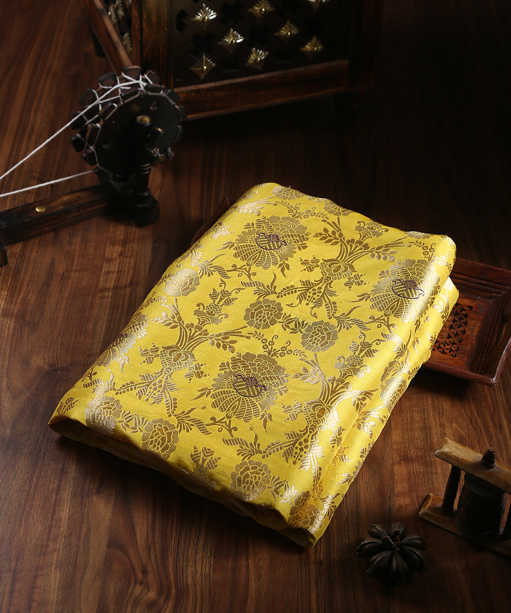 Handloom_Yellow_Pure_Katan_Silk_Odhna_Jangla_Banarasi_Fabric_WeaverStory_01