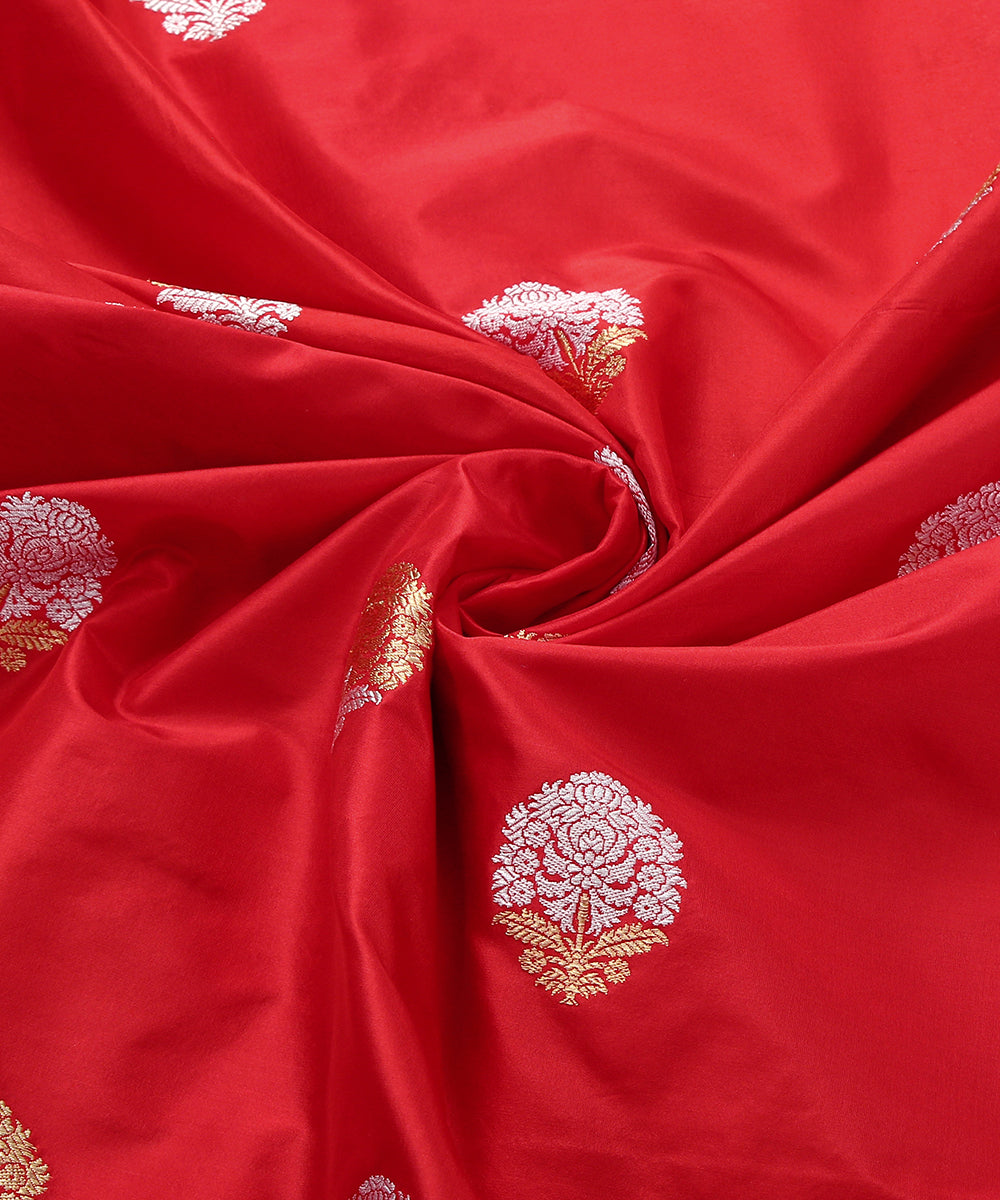 Red_Handloom_Pure_Katan_Silk_Banarasi_Fabric_with_Kadhwa_Booti_WeaverStory_05
