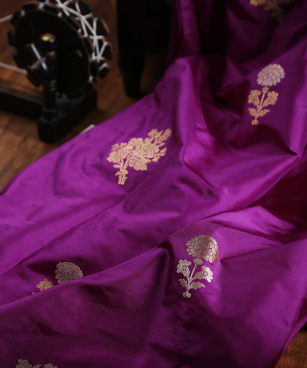 Purple_Handloom_Kadhwa_Booti_Pure_Katan_Silk_Banarasi_Fabric_WeaverStory_01