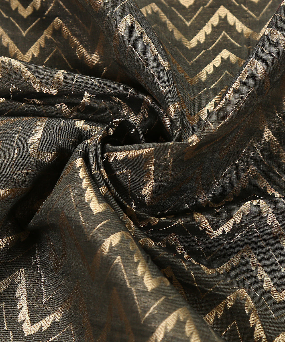 Olive_Handloom_Cotton_Silk_Brocade_Banarasi_Fabric_With_Zigzag_Zari_Jaal_WeaverStory_05