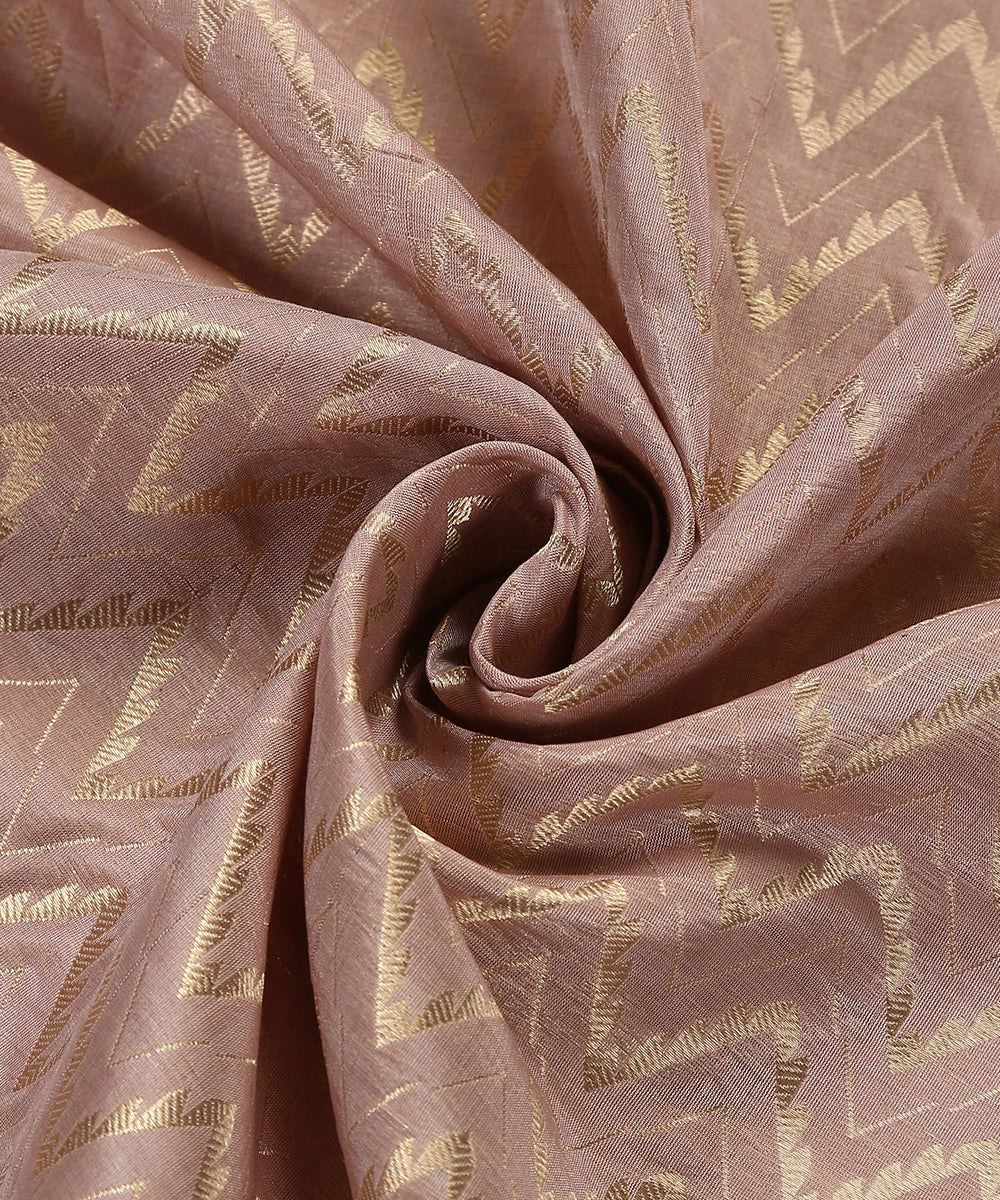 Handloom_Soft_Pink_Cotton_Silk_Brocade_Banarasi_Fabric_With_Zigzag_Zari_Jaal_WeaverStory_05