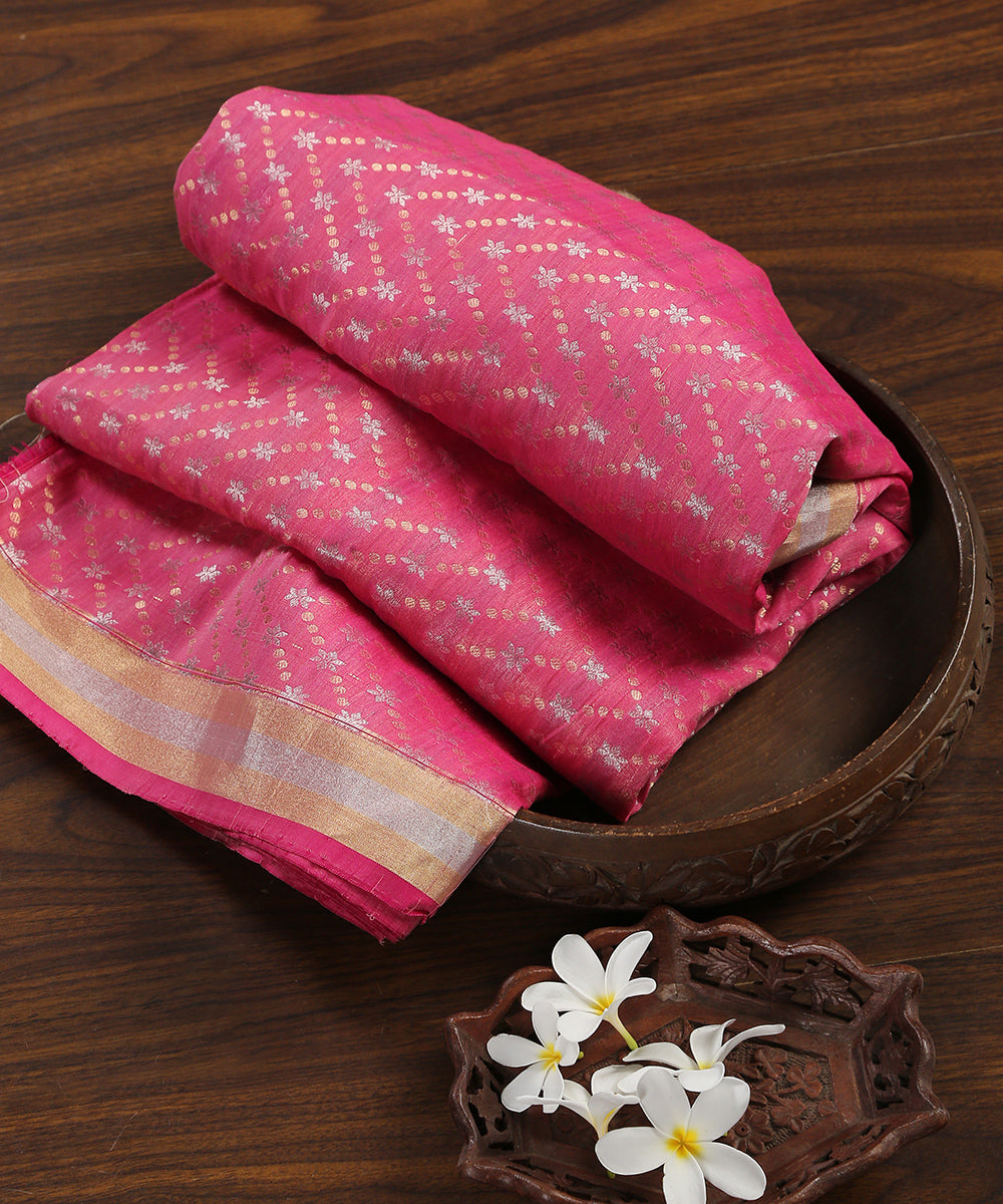 Pink_Handloom_Cotton_Silk_Brocade_Banarasi_Fabric_With_Zigzag_Jaal_WeaverStory_01