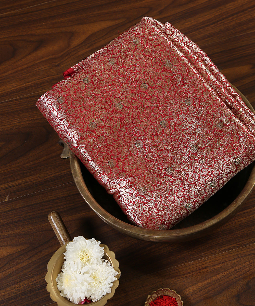 Marron_Handloom_Pure_Katan_Silk_Kimkhab_Banarasi_Fabric_With_Green_Meenakari_WeaverStory_01