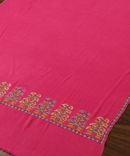 Fuschia_Handwoven_Pure_Pashmina_Shawl_with_Floral_Bunches_on_the_Pallu_WeaverStory_03