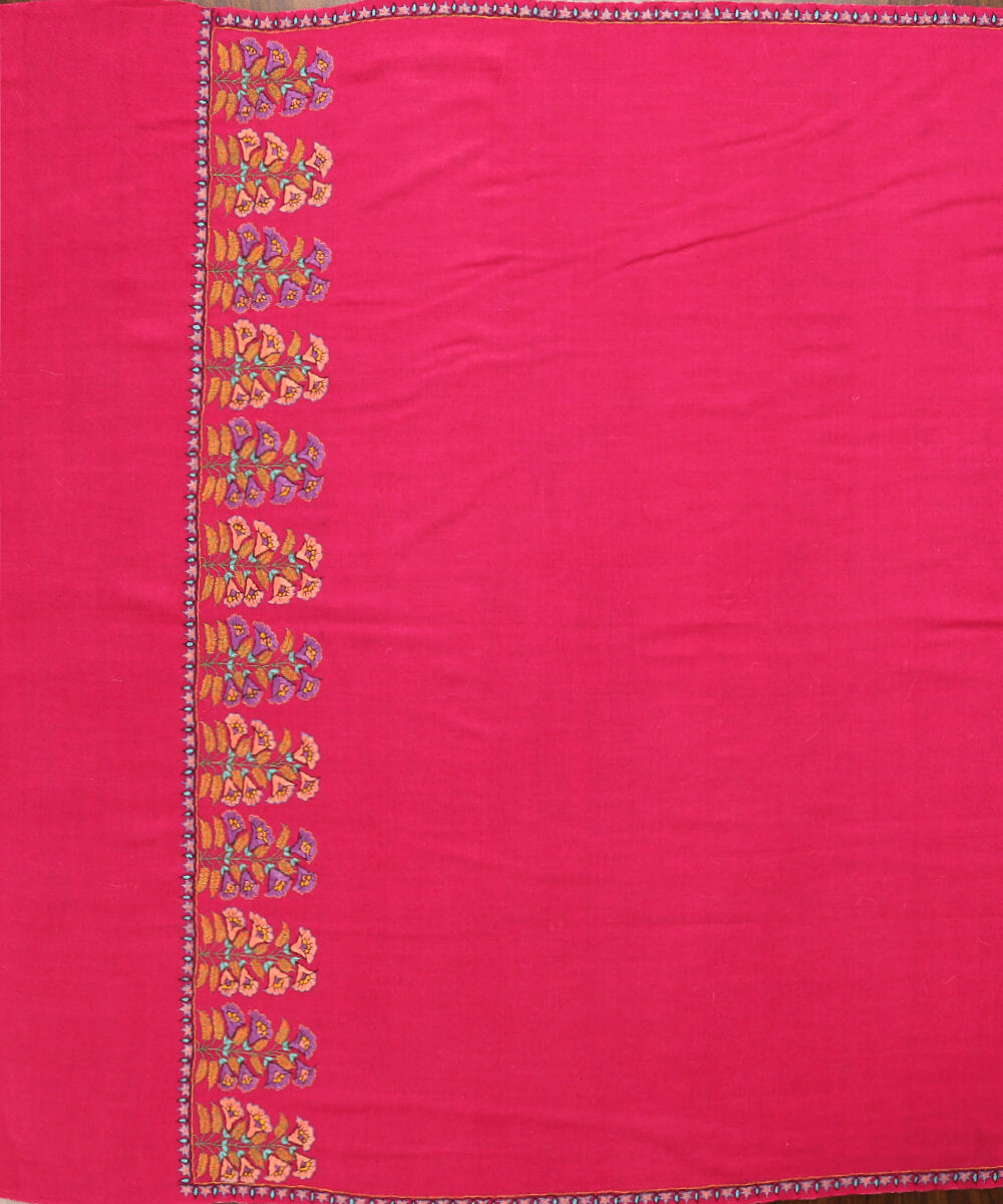 Fuschia_Handwoven_Pure_Pashmina_Shawl_with_Floral_Bunches_on_the_Pallu_WeaverStory_04