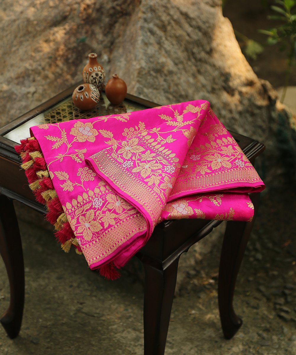 Fuschia_Pink_Handloom_Pure_Katan_Silk_Kadhwa_Jangla_Banarasi_Dupatta_WeaverStory_01