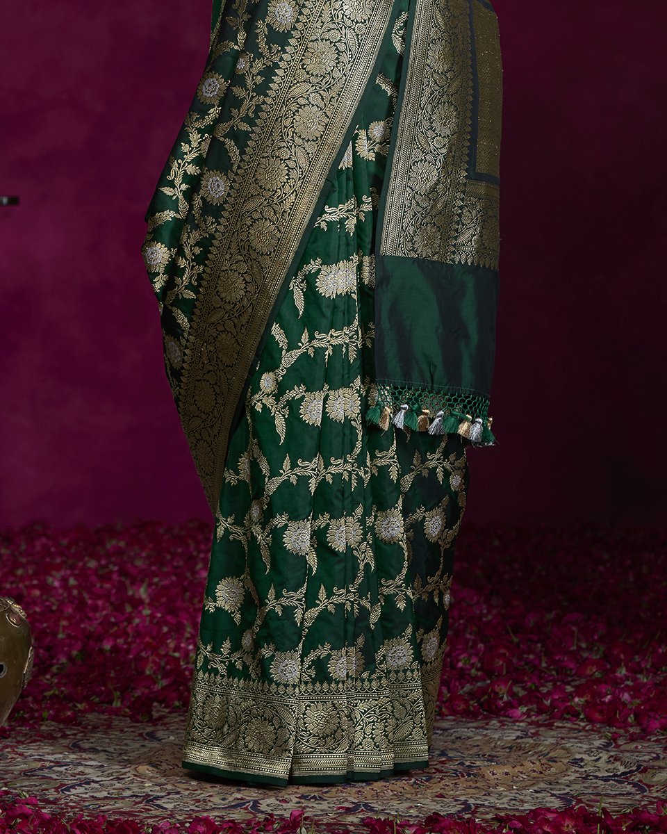 Green_Handloom_Kadhwa_Katan_Silk_Banarasi_Saree_with_Over_all_Jangla_Design_WeaverStory_04