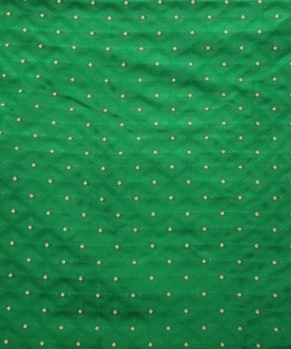Green_Handloom_Tanchoi_Pure_Katan_Silk_Banarasi_Fabric_with_Zari_Booti_Diamond_Motifs_WeaverStory_02