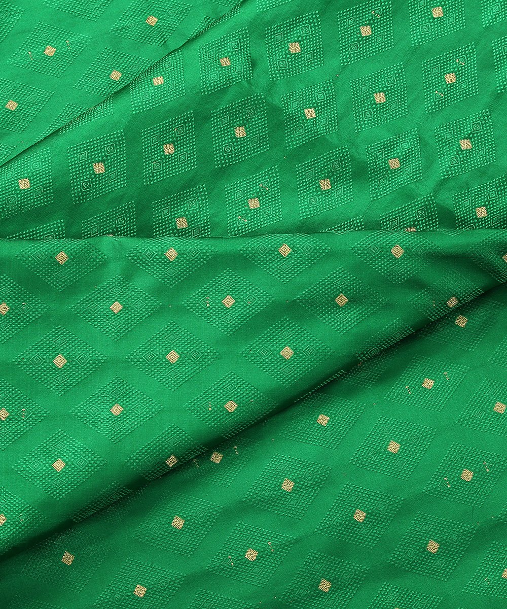 Green_Handloom_Tanchoi_Pure_Katan_Silk_Banarasi_Fabric_with_Zari_Booti_Diamond_Motifs_WeaverStory_04