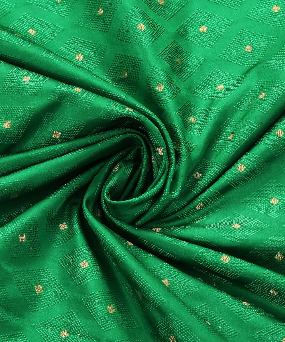 Green_Handloom_Tanchoi_Pure_Katan_Silk_Banarasi_Fabric_with_Zari_Booti_Diamond_Motifs_WeaverStory_05