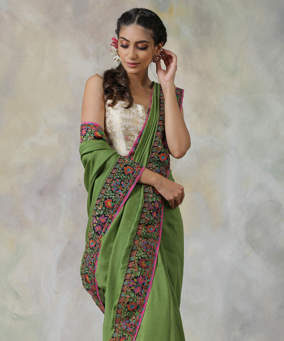 Henna_Green_Pure_Moonga_Silk_Saree_with_Hand_Appliqued_Sozni_Needle_Work_Border_WeaverStory_01