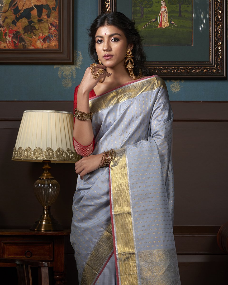 Grey_Handloom_Kanjivaram_Silk_Saree_With_Gold_Booti_WeaverStory_01