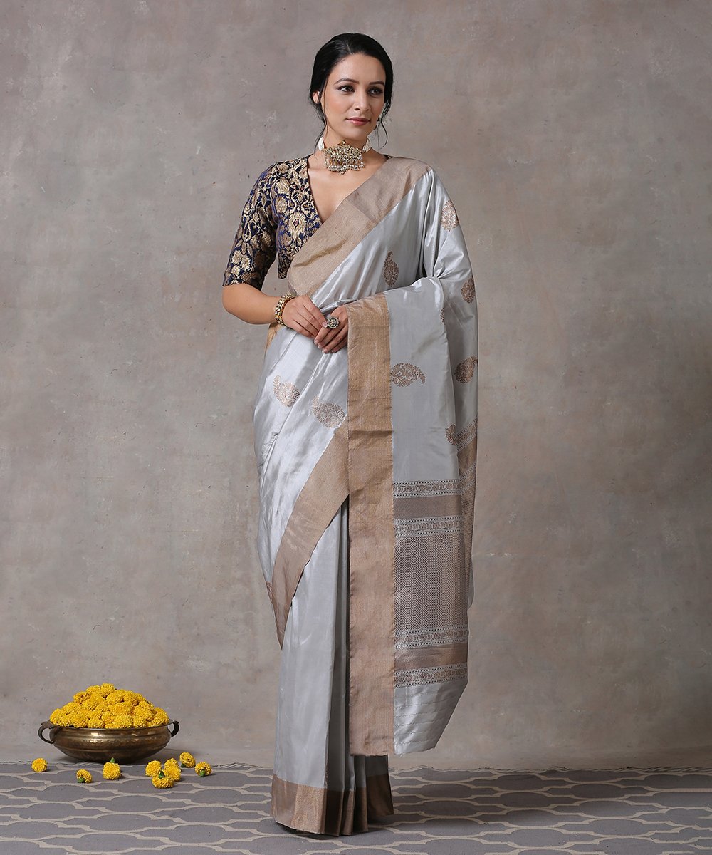 Grey_Handloom_Pure_Katan_Silk_Banarasi_Saree_With_Paisley_Boota_and_plain_Zari_Border_WeaverStory_01