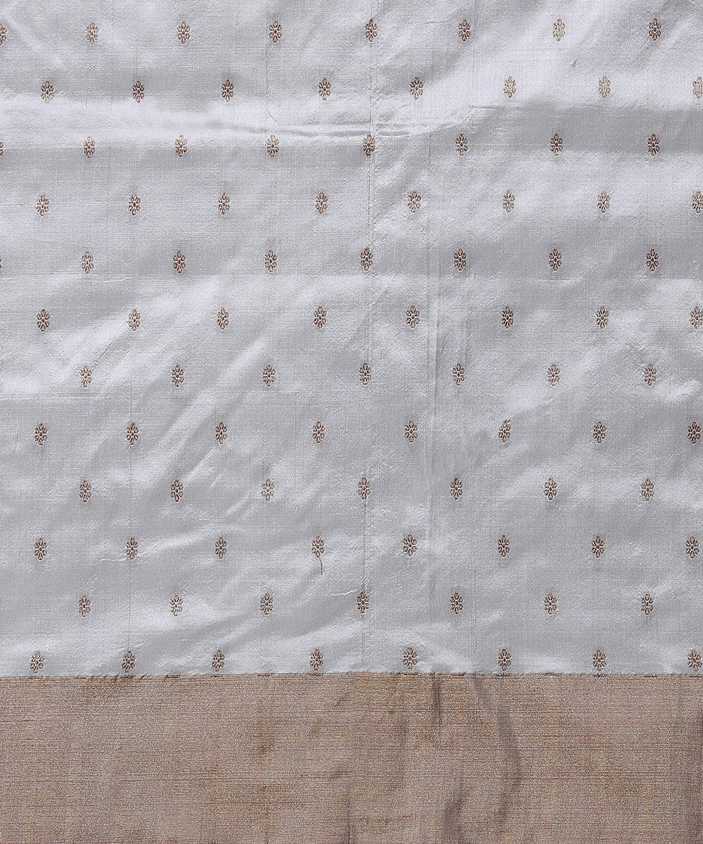 Grey_Handloom_Pure_Katan_Silk_Banarasi_Saree_With_Paisley_Boota_and_plain_Zari_Border_WeaverStory_05