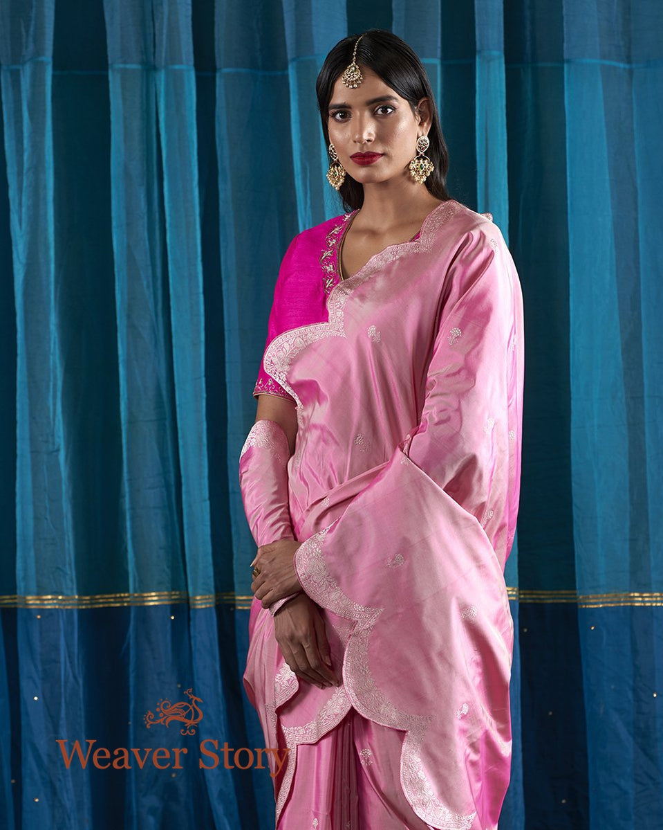Handloom_Light_Pink_Dual_Tone_Banarasi_Silk_Saree_with_Scalloped_Borders_WeaverStory_01