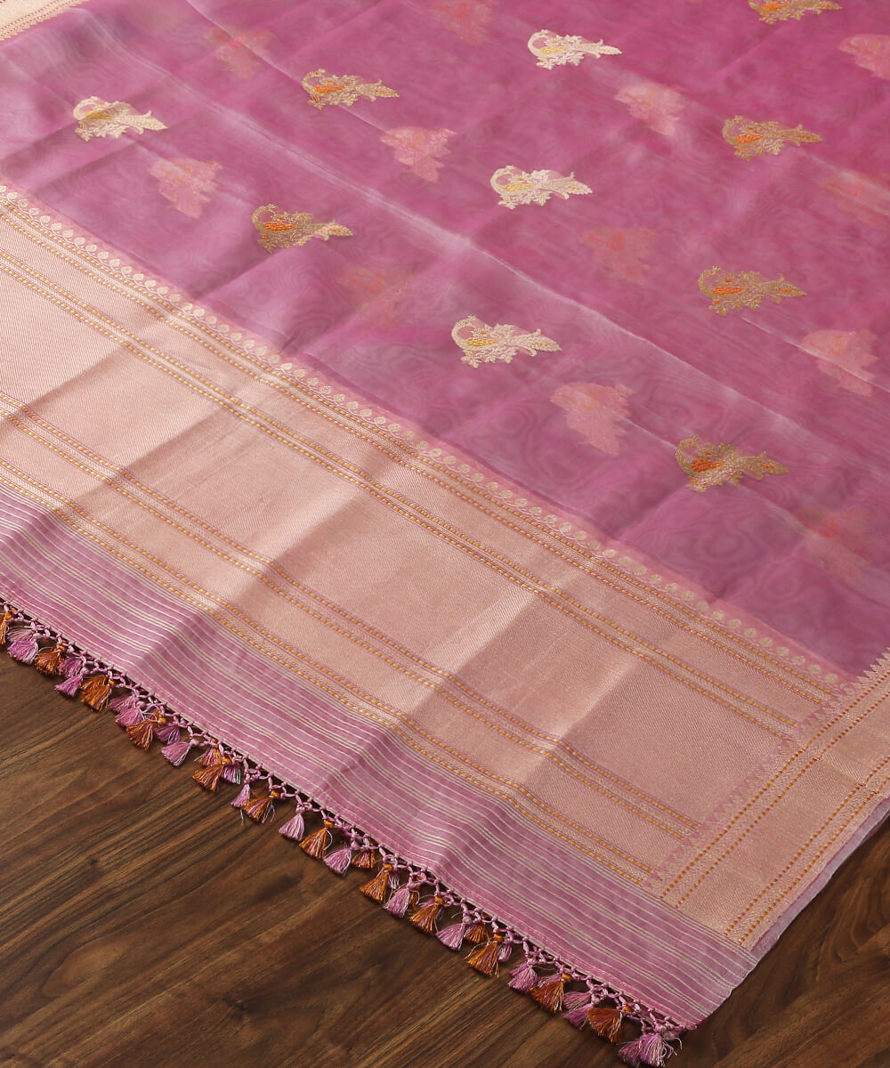 Handloom_Pink_Banarasi_Organza_Dupatta_with_Peacock_Motifs_WeaverStory_03