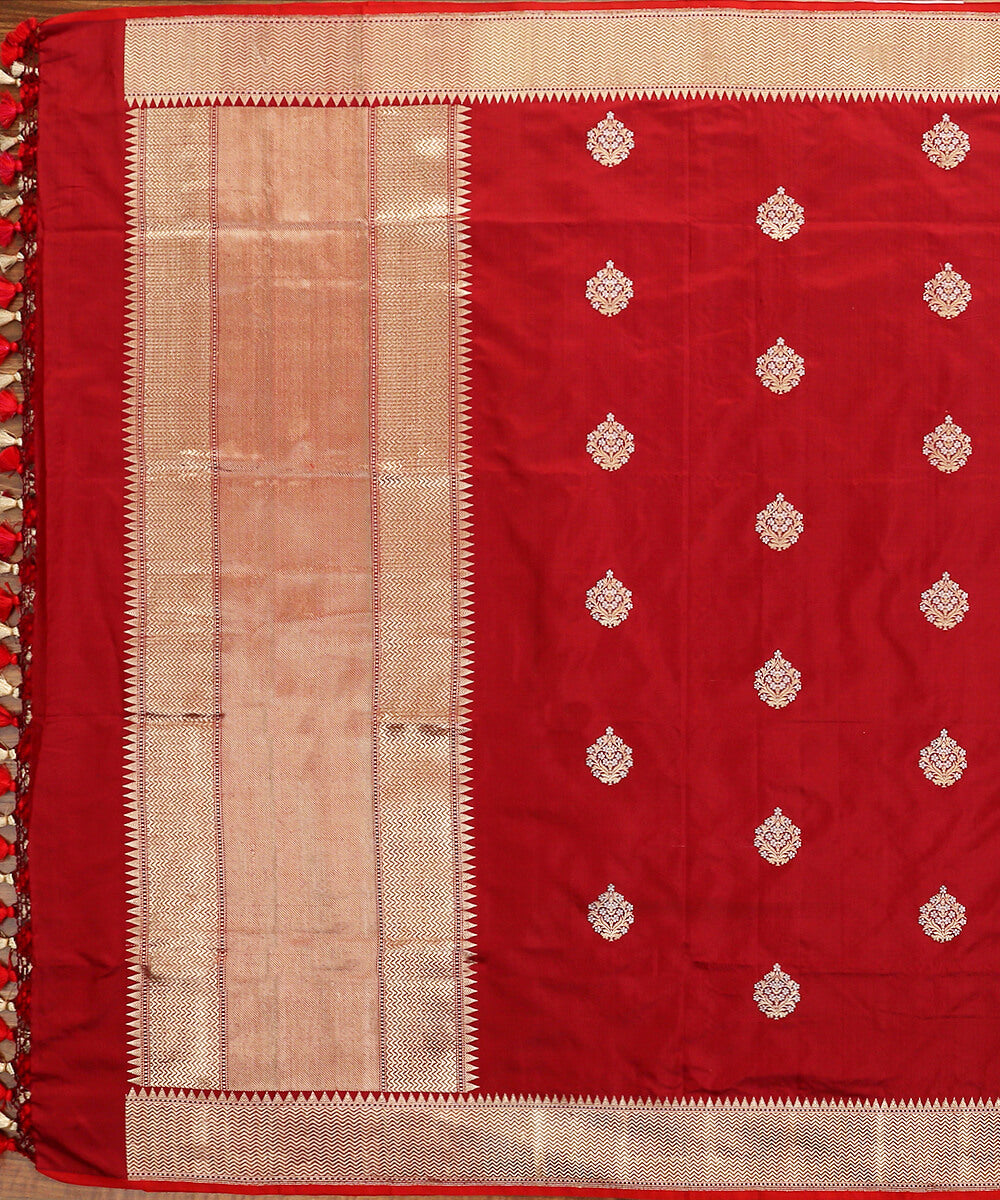 Handloom_Maroon_Pure_Katan_Silk_Banarasi_Dupatta_with_Mughal_Booti_WeaverStory_02