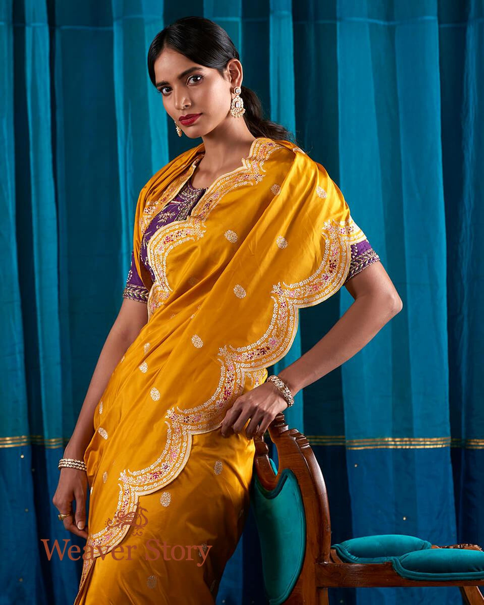 Handloom_Banarasi_Silk_Saree_in_Mustard_with_an_Elegant_Scalloped_Border_WeaverStory_01