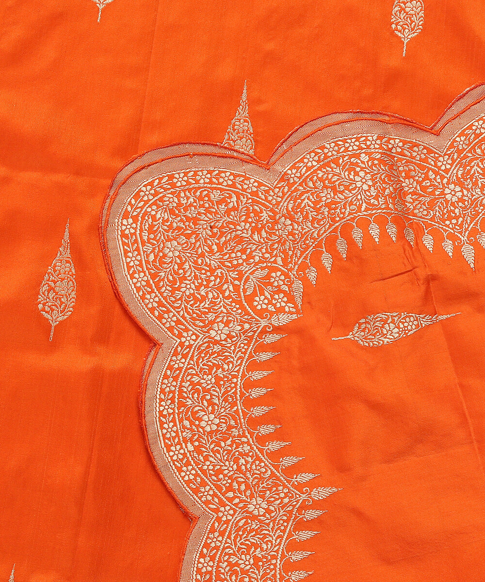 Handloom_Orange_Pure_Katan_Silk_Banarasi_Dupatta_with_Scalloped_Borders_WeaverStory_04