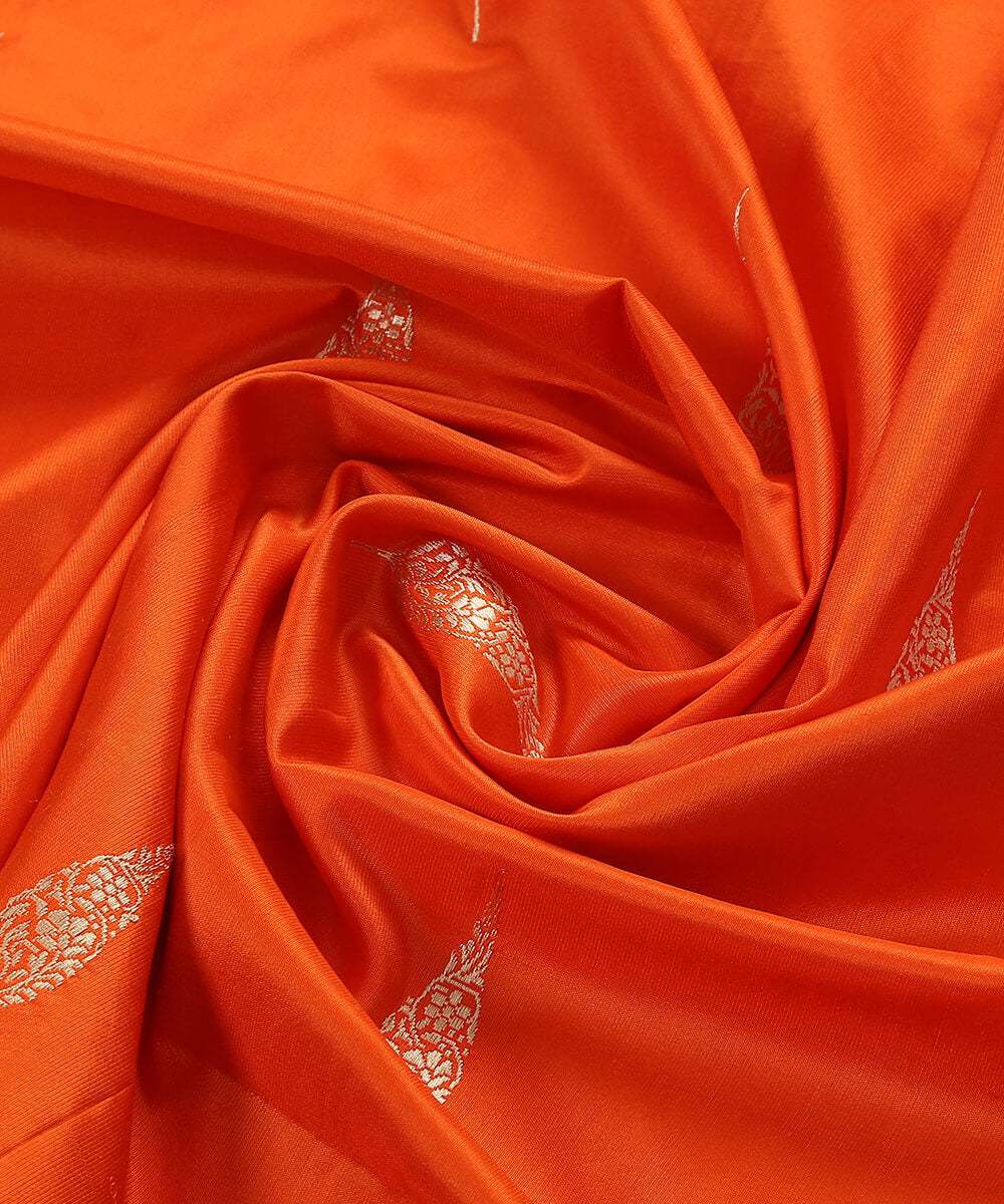 Handloom_Orange_Pure_Katan_Silk_Banarasi_Dupatta_with_Scalloped_Borders_WeaverStory_05