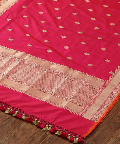 Handloom_Pink_Kadhwa_Booti_Dupatta_with_Orange_Selvedge_WeaverStory_03