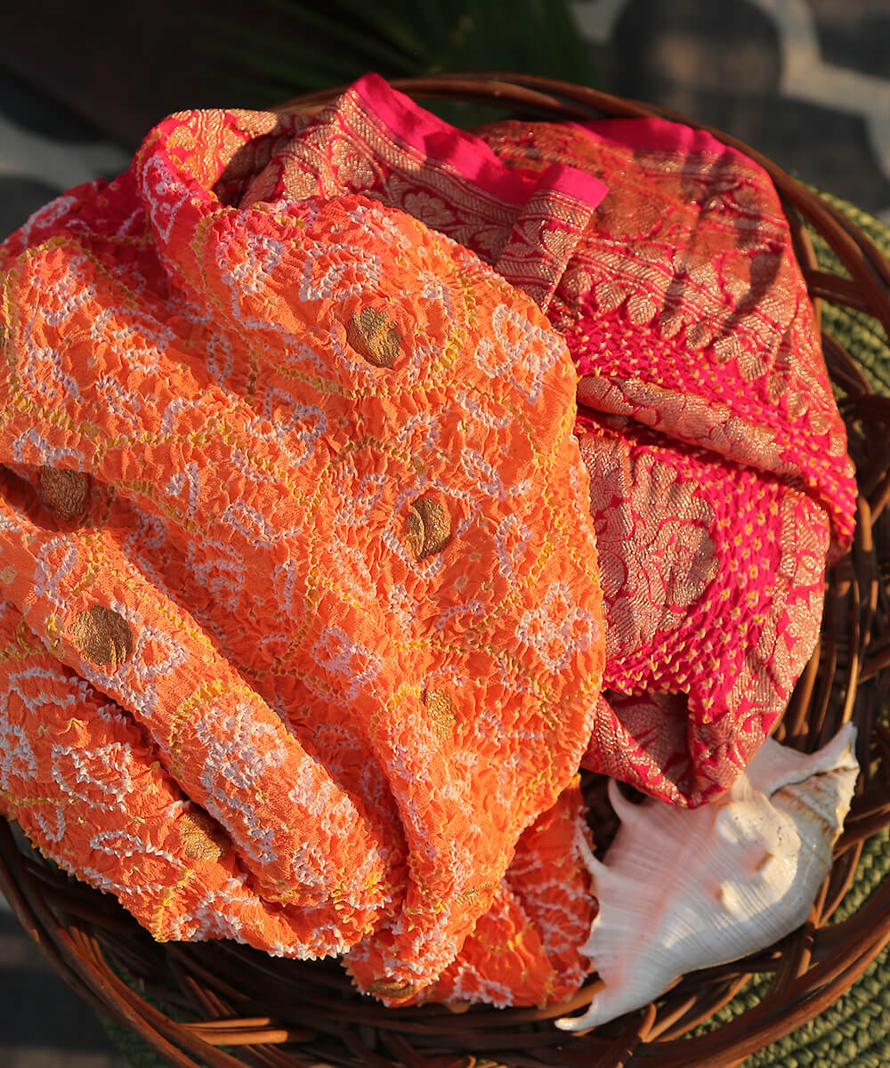 Handloom_Pink_and_Peach_Dual_Tone_Banarasi_Bandhej_Dupatta_WeaverStory_01
