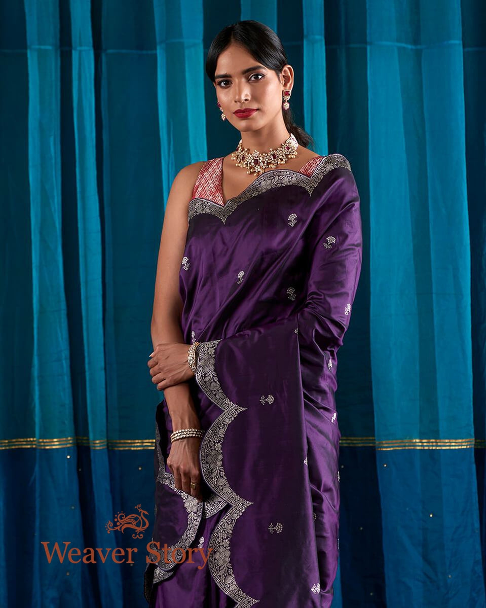 Handloom_Deep_Purple_Banarasi_Silk_Saree_with_Scalloped_Borders_and_a_Red_Brocade_Blouse_WeaverStory_01