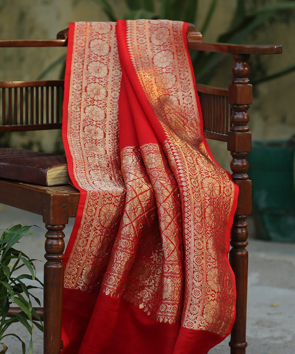 Handloom_Red_Pure_Banarasi_Georgette_Dupatta_With_Kadhwa_Border_and_Pallu_WeaverStory_01