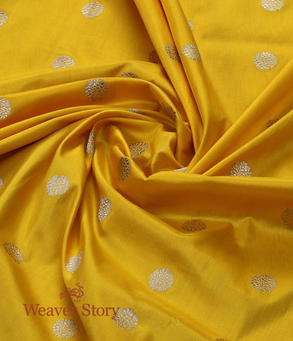 Handloom_Yellow_Banarasi_Katan_Silk_Dupatta_with_Kadhwa_Booti_WeaverStory_05