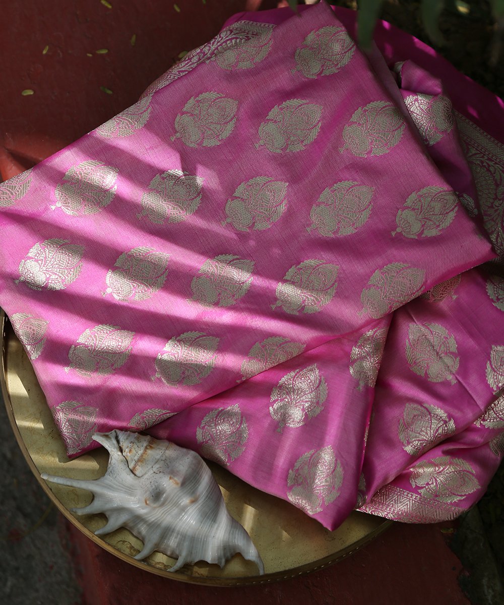 Handloom_Light_Pink_Silk_Banarasi_Dupatta_With_Leaf_Motif_And_Floral_Border_WeaverStory_01