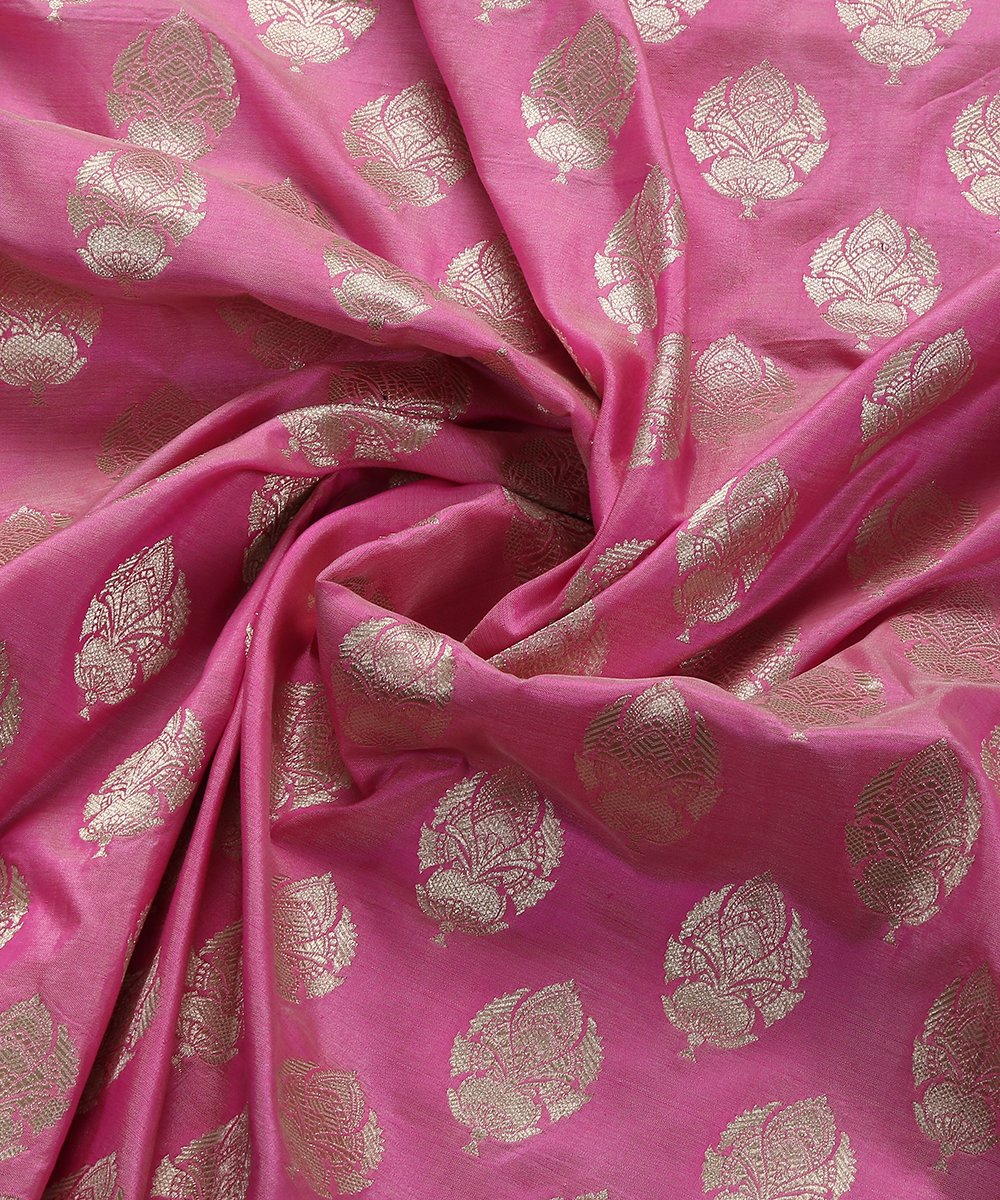 Handloom_Light_Pink_Silk_Banarasi_Dupatta_With_Leaf_Motif_And_Floral_Border_WeaverStory_05