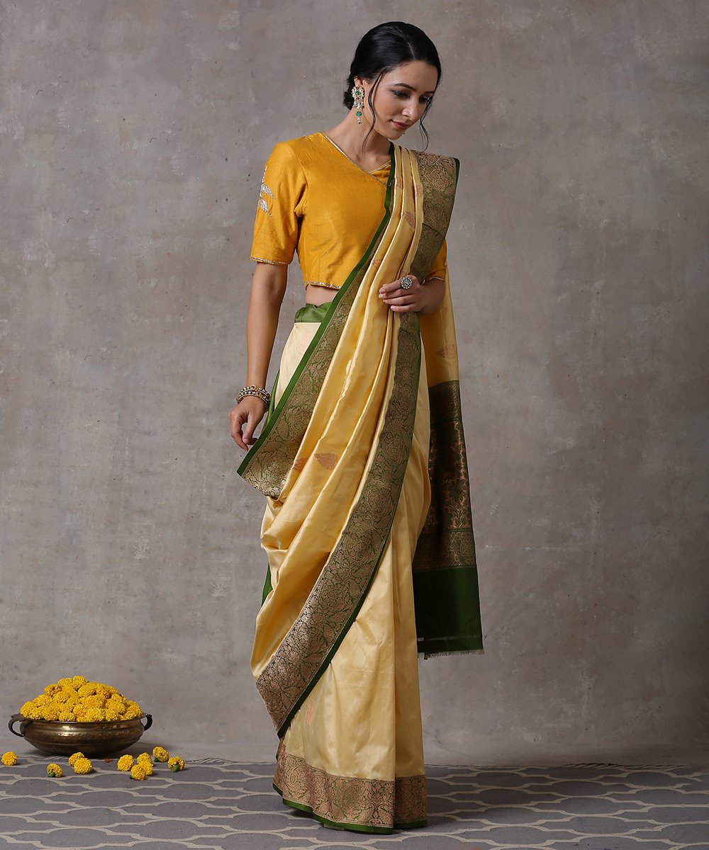 Handloom_Beige_Pure_Katan_Silk_Banarasi_Saree_With_Green_Border_WeaverStory_02