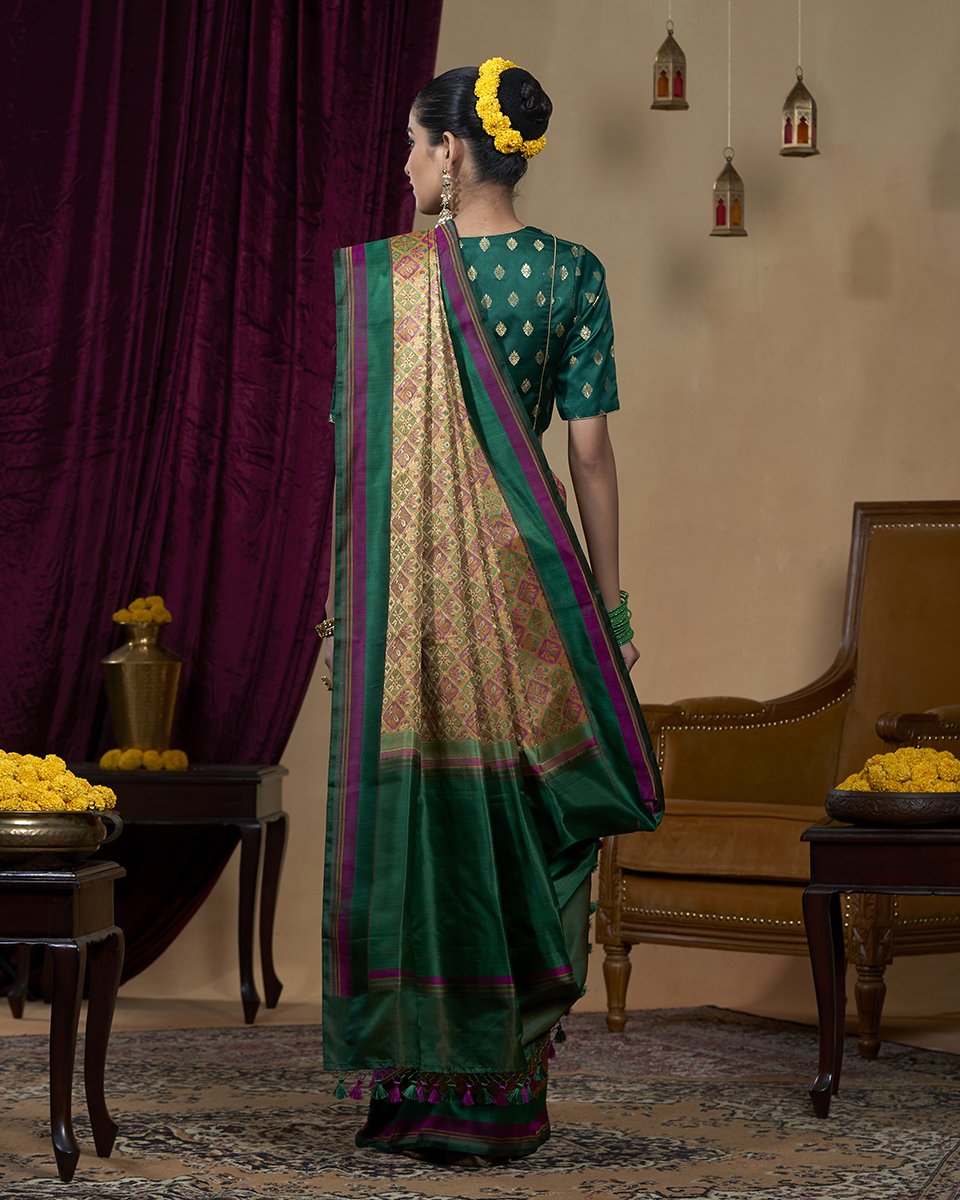 Handloom_Beige_Pure_Katan_Silk_Pashmina_Jamawar_Saree_With_Green_And_Purple_Reshmi_Border_WeaverStory_03