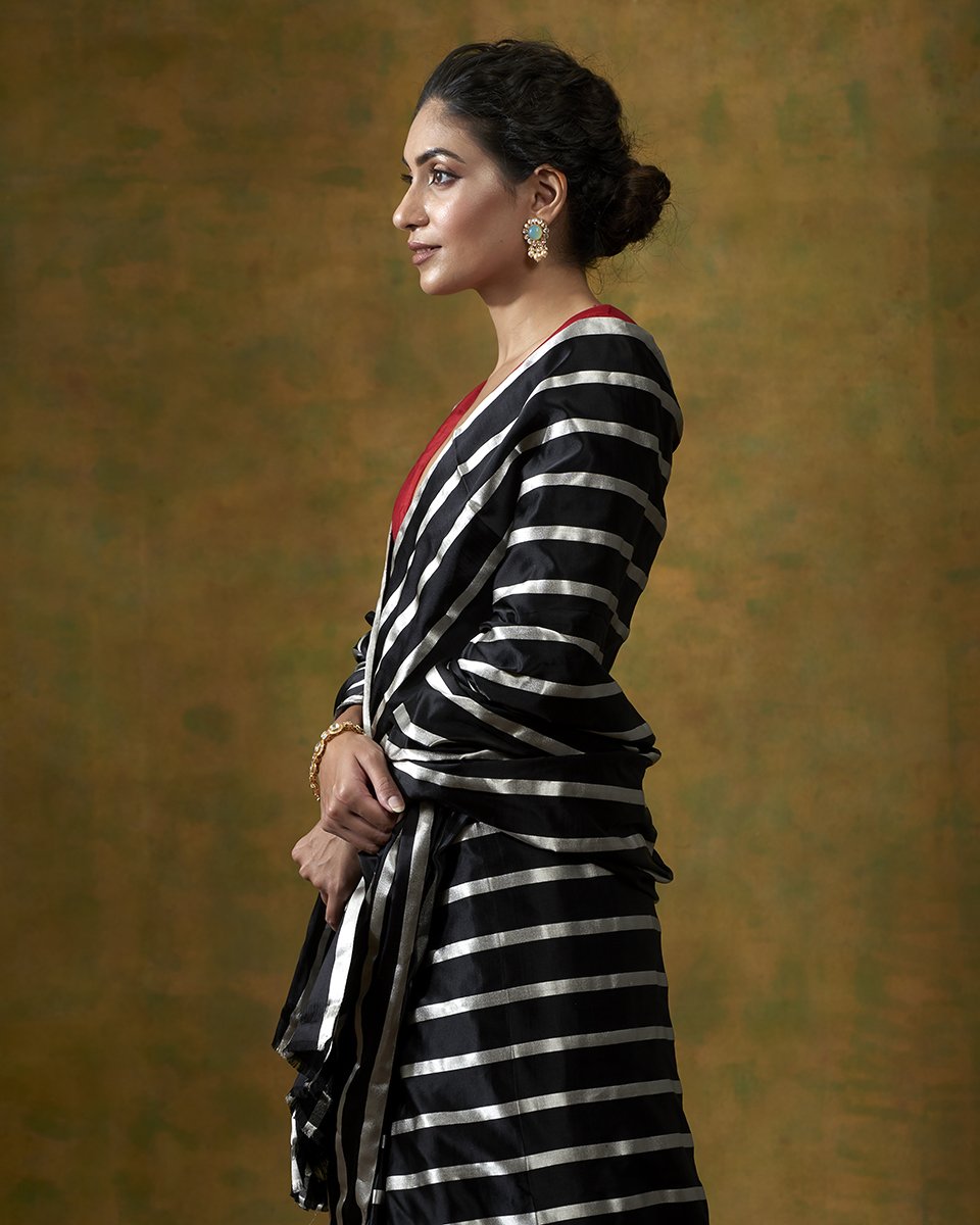 Handloom_Black_Horizontal_Stripes_Banarasi_Saree_In_Satin_WeaverStory_01