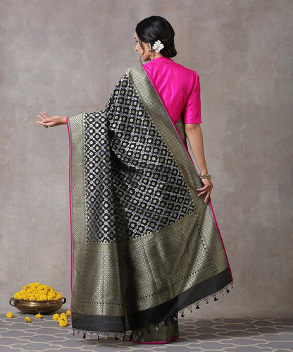 Handloom_Black_Katan_Georgette_Banarasi_Saree_With_Small_Booti_WeaverStory_03